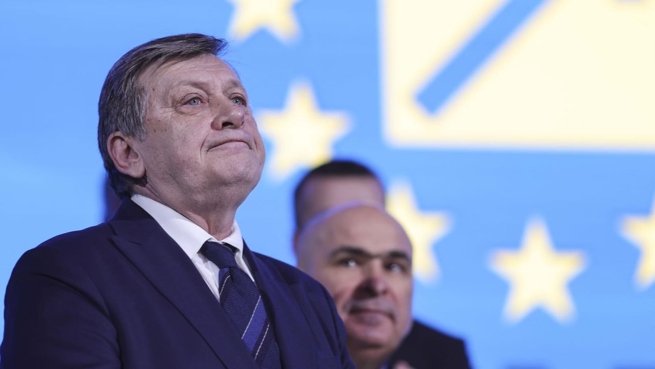 Congres extraordinar al PSD cu un singur punct pe ordinea de zi: Crin Antonescu, desemnat candidat la prezidenţiale