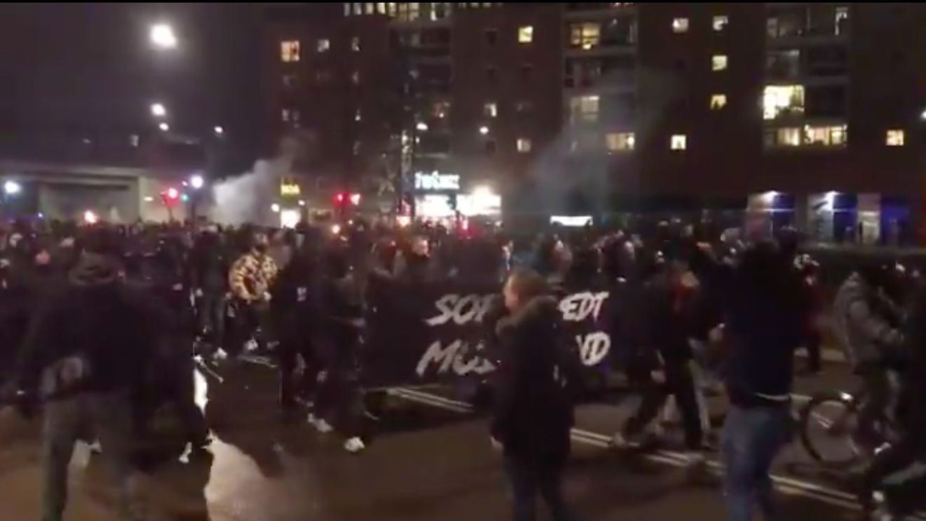 Danemarca: Sute de persoane au manifestat în centrul oraşului Copenhaga împotriva măsurilor restrictive impuse de autorităţi