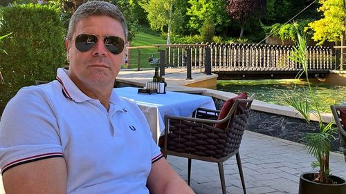 Înalta Curte a strămutat dosarul fostului fotbalist Tibor Selymes după ce Curtea de Apel Brașov a decis să nu înceteze procesul pe prescripție, ci să aștepte decizia CJUE privind neaplicarea deciziilor CCR / În 2012, Selymes a rănit 4 persoane după ce a condus beat la volan