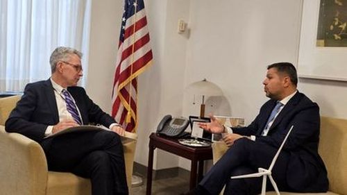 Cum extinderea companiei elene PCC în sud-estul Europei devine un instrument diplomatic în mâinile guvernului grec / Directorul companiei s-a întâlnit cu premierul Ciolacu și cu oficiali americani - presa grecească