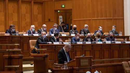 SURSE Conflict în ședința solemnă din Parlament: Orban i-a reproșat lui Cîțu că nu i-a dat cuvântul în Plen/ Șeful Senatului s-a scuzat spunând că fostul șef PNL nu i-a cerut acest lucru