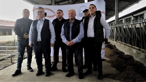 VIDEO Miorița 2019: te asociezi sau mori. Competiția dură obligă fermierii să își pună resursele la comun pentru a face față pe piață