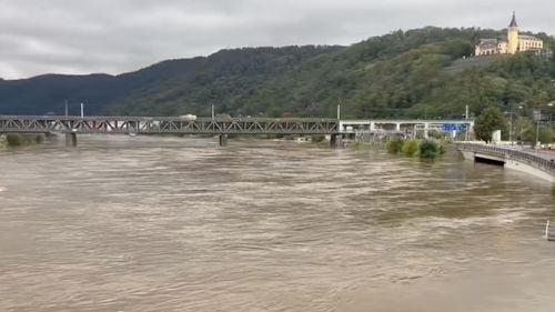 Cehia a început operaţiunile de curăţare după inundaţii / Sunt raportate cazuri de jaf