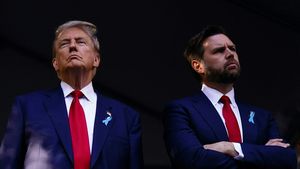 Preşedintele Donald Trump şi vicepreşedintele JD Vance, la ceremonia de omagiere a lui Charlie Kirk în Arizona