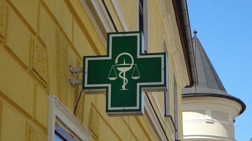 DOCUMENT Noi reguli pentru autorizațiile de funcționare a farmaciilor și sancțiuni mai mari pentru unitățile farmaceutice / În ce condiții poate fi suspendată activitatea unei farmacii sau drogherii / Ordonanța de urgență a fost adoptată de Guvern