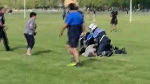 UPDATE Annecy, Franța: Cel puțin patru copii, cu vârste cuprinse între doi și trei ani, înjunghiați într-un parc / Atacatorul este un sirian de 31 de ani, cu statut de refugiat în Suedia / Unul dintre copii este cetățean britanic