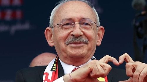 Turcii din România l-au votat categoric pe Kemal Kilicdaroglu, cu 60% din voturile exprimate în centrele din București și Constanța/ România, între țările unde comunitatea turcă votează constant opoziția, deși Erdogan câștigă diaspora per ansamblu