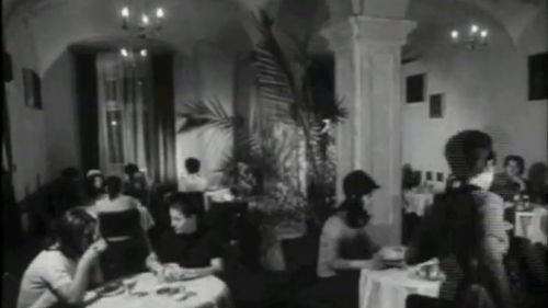 În Cluj a funcționat timp de 20 de ani un restaurant exclusiv pentru femei / Bărbații calificau locul drept punct de întâlnire al lesbienelor, iar Securitatea își infiltrase informatoare