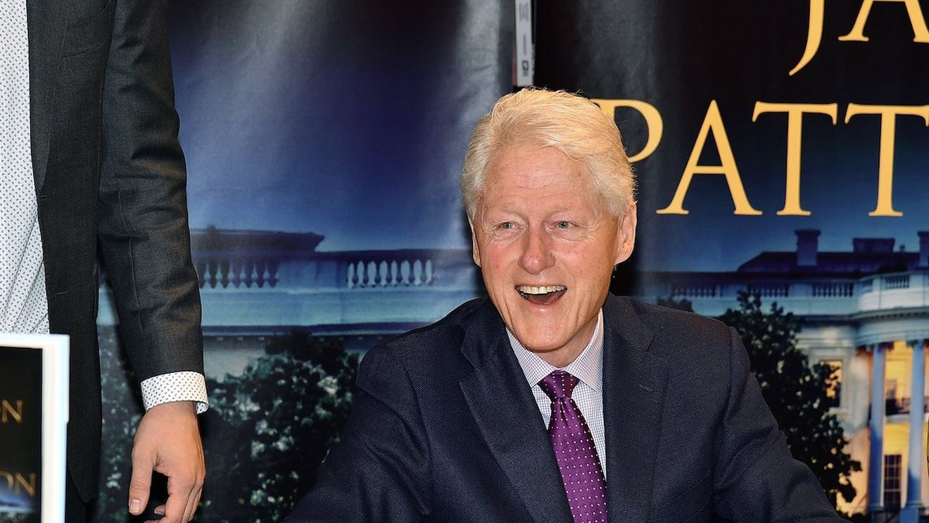 Fostul președinte american Bill Clinton rămâne o noapte în plus în spital din cauza unei septicemii