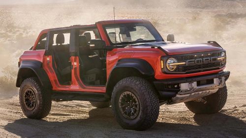 Ford a lansat Bronco Raptor, mașina cu care vrea să concureze Jeep Wrangler Rubicon