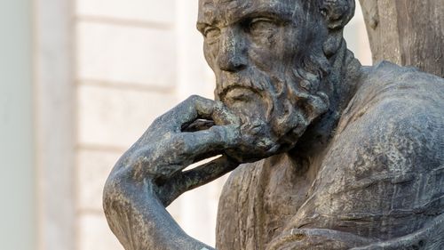 Socrate ar pune la îndoială rolul inteligenței artificiale în democrație, spune fostul premier grec Papandreou