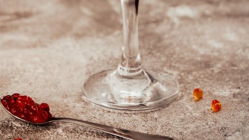 De ce costă cazarea de Revelion de două ori mai mult decât cea de Crăciun: ”Caviarul este 6.000 de lei și atunci mă veți întreba: cum, cu banii de pe o persoană cumpărați doar caviar? Da!””