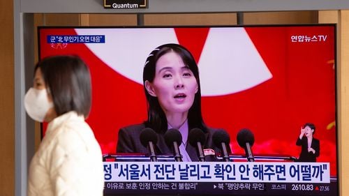 Sora lui Kim Jong Un apare într-o rară înregistrare alături de doi copii, probabil ai săi - serviciile secrete sud-coreene