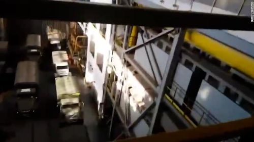 VIDEO Vehicule rusești, observate în interiorul sălii turbinelor de la centrala nucleară Zaporojie, la numai 130 de metri de un reactor nuclear