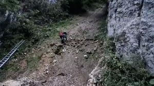 Două persoane s-au rătăcit în zona montană din judeţul Dâmboviţa / Acţiune dificilă pentru găsirea lor