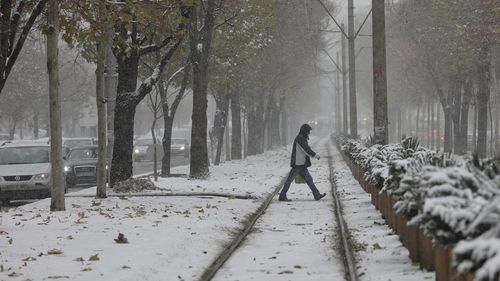 Weekend de iarnă: aproape jumătate de țară, sub avertizări meteo de viscol, ninsori abundente și lapoviță, până duminică dimineața