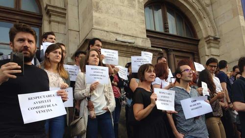 Magistrații anunță că vor protesta vineri în fața Palatului de Justiție din București împotriva OUG-ului de modificare a legilor justiției / Dănileț: De săptămâna viitoare, judecătorii și procurorii își vor suspenda activitatea