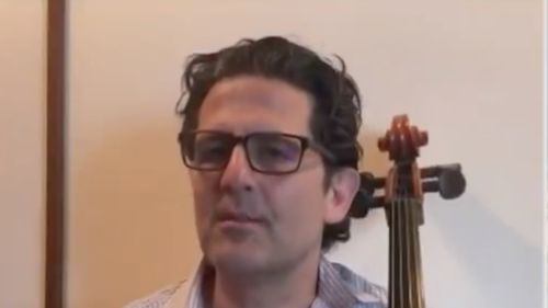 Un violoncelist israelian spune că a fost obligat să părăsească un restaurant din Austria după ce a vorbit în ebraică