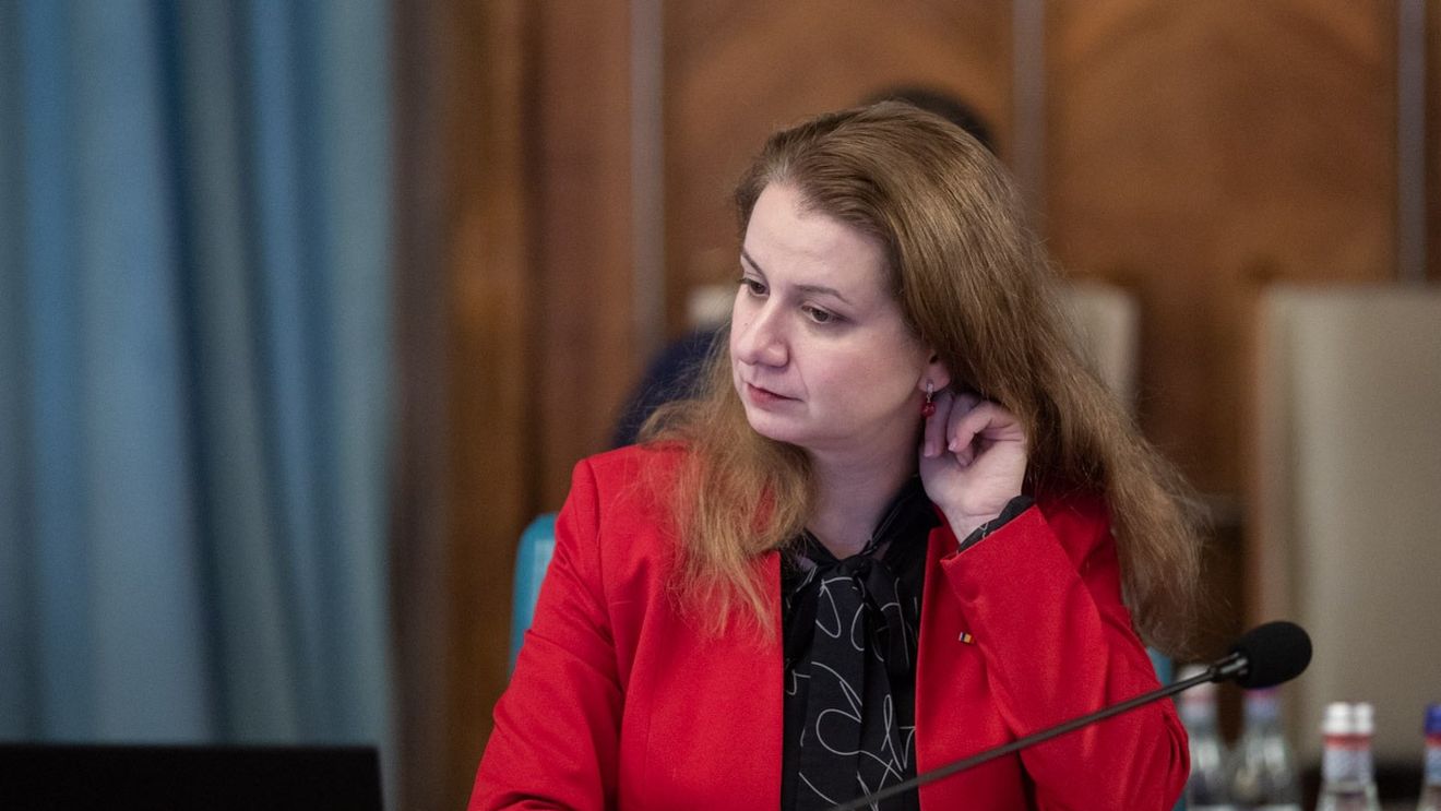Ministra Educației anunță un „dialog structurat” pe proiectele de legi ale Educației „cu toți oamenii din sistem”, după ce se termină discuțiile din coaliție