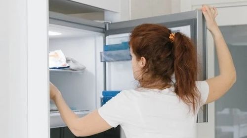 Este chiar atât de rău să mănânci după ora 20:00? Iată ce trebuie să știți