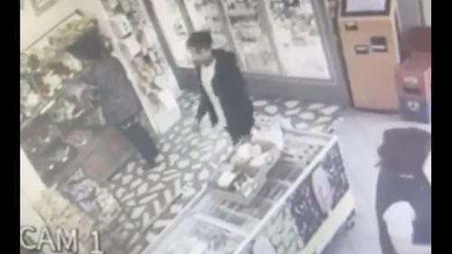 VIDEO Doi orădeni care au ajutat la prinderea lui Boné Ferenc - individul care a recunoscut că și-a ucis prietena - au fost recompensați de poliție