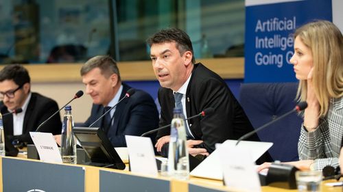 Dragoş Tudorache (USR): Pentru noi, Iohannis e o dezamăgire. Nu avea sens să mergem la aşa-zise consultări în care Iohannis anunţa alianţa FSN