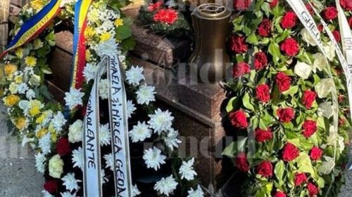 Gândul susține că o coroană funerară cu numele lui Mircea Geoană a fost depusă la mormântul lui Mihai Caraman, spionul comunist care a penetrat NATO și a dat informațiile către URSS / Geoană afirmă că n-a trimis nicio coroană și denunță „un joc politic degradant”