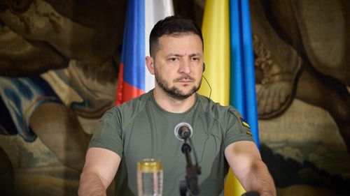 Zelenski le cere din nou aliaţilor Kievului armament cu rază lungă de acţiune: „Aviaţia de luptă rusă trebuie să fie distrusă peste tot unde se află. Este întru totul justificat ca aerodromurile ruseşti să fie lovite”