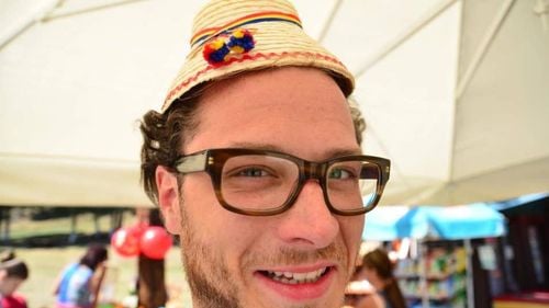 VIDEO Ziaristul german luat cu duba de jandarmi a fost eliberat. El a realizat în Teleorman reportajul ”Aici nu-l avem decât pe Dragnea”