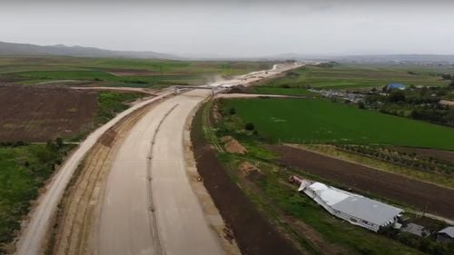 VIDEO Stadiul autostrăzilor promise pentru anul acesta. Lucian Bode vede cele două loturi din Sebeș-Turda, la care se lucrează de peste 5 ani, „în grafic”