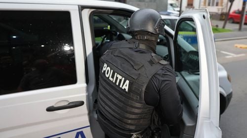 Ucrainean condamnat la 12 ani de închisoare în ţara sa pentru fapte comise cu violenţă, prins la Braşov / Bărbatul este considerat periculos, violent şi cu risc de evadare