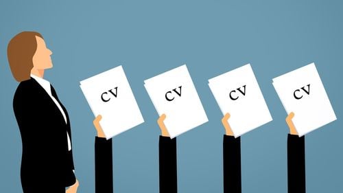 Ce urmăresc prioritar angajatorii pentru nivelul entry-level: limba engleză, principalul criteriu de selecție/ Fără engleză, tinerii pot candida doar la 3 joburi din 10/ Specialiști HR: Este important să mai știe încă o limbă străină