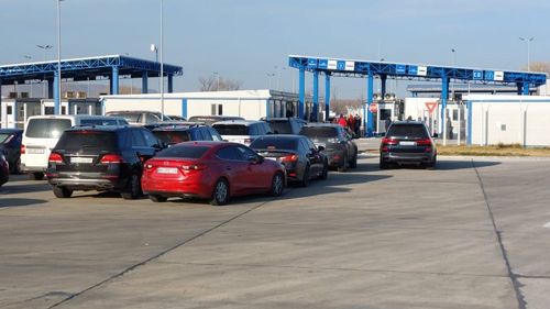 Autoturisme căutate în Polonia şi Slovacia, descoperite la cetăţeni ucraineni, în Vama Isaccea