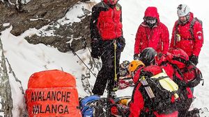 Accidente pe pârtiile din România. O nouă zi de foc pentru salvamontiști: 90 de apeluri de urgență în ultimele 24 de ore, cele mai multe înregistrate la Sinaia