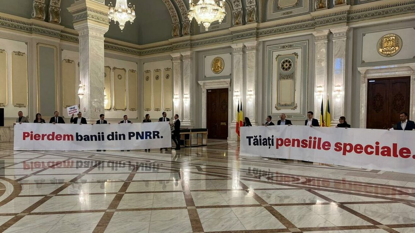 Klaus Iohannis a promulgat legea care elimină pensiile speciale pentru parlamentari