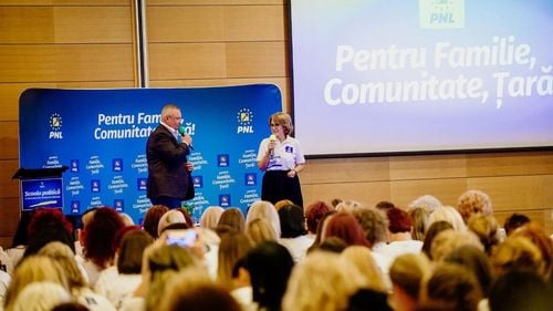 Nicolae Ciucă: „I-am spus soţiei că, dacă eu aş fi fost tu, nu aş fi stat măritată cu mine atâta timp. Pentru că nu prea am fost acasă”