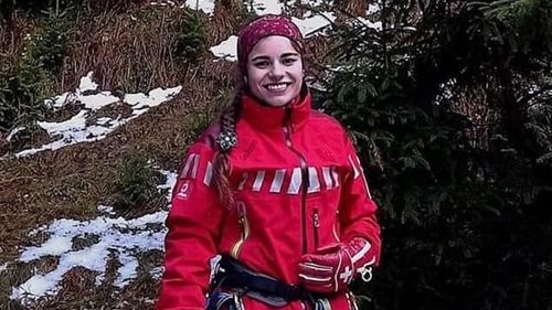 Salvamont Brașov a angajat prima femeie, salvator montan / Este proaspăt absolventă a Facultății de Silvicultură