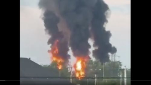 Atac puternic lansat de Ucraina asupra a două rafinării petroliere rusești care prelucrează peste 14 milioane de tone de țiței pe an