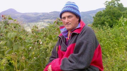 Liderul spiritual al comunităţii „Copiii Soarelui”, cercetat pentru viol, șantaj și împiedicarea accesului la educație, a decedat la spitalul județean din Deva