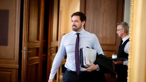 Un înalt oficial ungar invocă „Tratatul de la Trianon” pentru a motiva invazia Rusiei și necesitatea ca Ucraina să cedeze din teritoriu pentru a-și asigura pacea: „Experiența Ungariei arată că pacea poate fi uneori dureroasă”