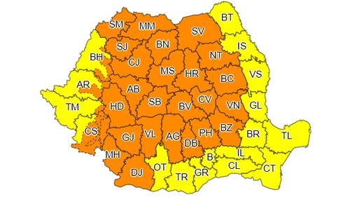 Avertizare meteo: Cod galben şi cod portocaliu de ploi abundente, vânt şi descărcări electrice, de vineri seară până duminică dimineaţă / Vremea se va răci, în unele zone chiar accentuat