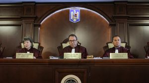 Supraimpozitarea pensiilor speciale este din nou pe masa Curții Constituționale / Legea care prevede un impozit de 85% pe pensiile de serviciu mai mari de 7.000 de lei a fost atacată de Avocatul Poporului și Înalta Curte
