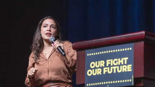 În SUA a început războiul între generații în Partidul Democrat: 2025 va fi un nou 1968?