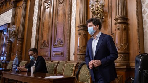 Nicușor Dan a plecat din ședința tensionată în Parlament pe problema căldurii din București: ”N-am mai putut să stau în condițiile în care președintele ședinței face declarații politice”