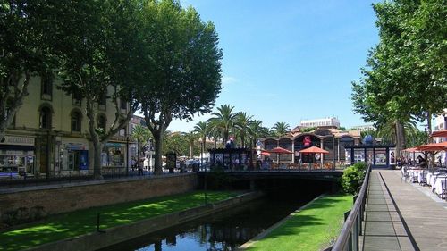 The New York Times: Poate ajunge la putere extrema-dreaptă din Franța? Un primar demonstrează cum