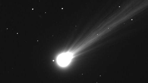 Cometa Tsuchinshan-ATLAS trece vineri pe lângă Soare şi îşi riscă existenţa /  Va avea o luminozitate excepţională atunci când va trece pe lângă Pământ