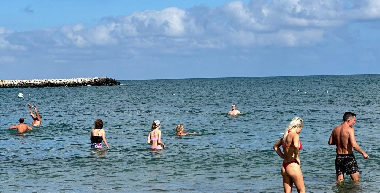 ”Moartea tăcută” sau cum arată o persoană care se îneacă în apă / Cum ignoră turiștii salvamarii: “Degeaba ai înotat în Pacific sau Atlantic, aici e Marea Neagră” / Pericolul colacelor: ”O să ajung să le tai” / Alcoolul și neglijența, principalele pericole