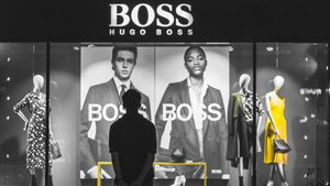Retailerul de modă Hugo Boss părăsește Rusia, după ce a ajuns la un acord de vânzare