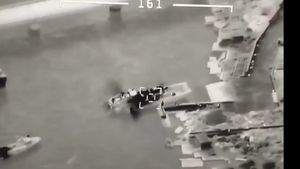 VIDEO Ministerul ucrainean al Apărării susține că o altă navă rusească a fost distrusă, a patra în 5 zile în Insula Șerpilor: ”Parada de 9 mai o să fie aici, pe fundul mării”/ Atacul, cu o dronă Bayraktar
