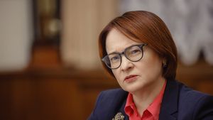 Guvernatorul Băncii Centrale a Rusiei: Nu se va opri circulaţia dolarului în Rusia chiar şi în cazul scenariului cel mai apocalitic